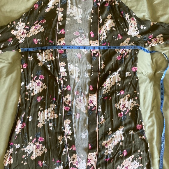 Spring/Summer cover-up - Picture 8 of 13